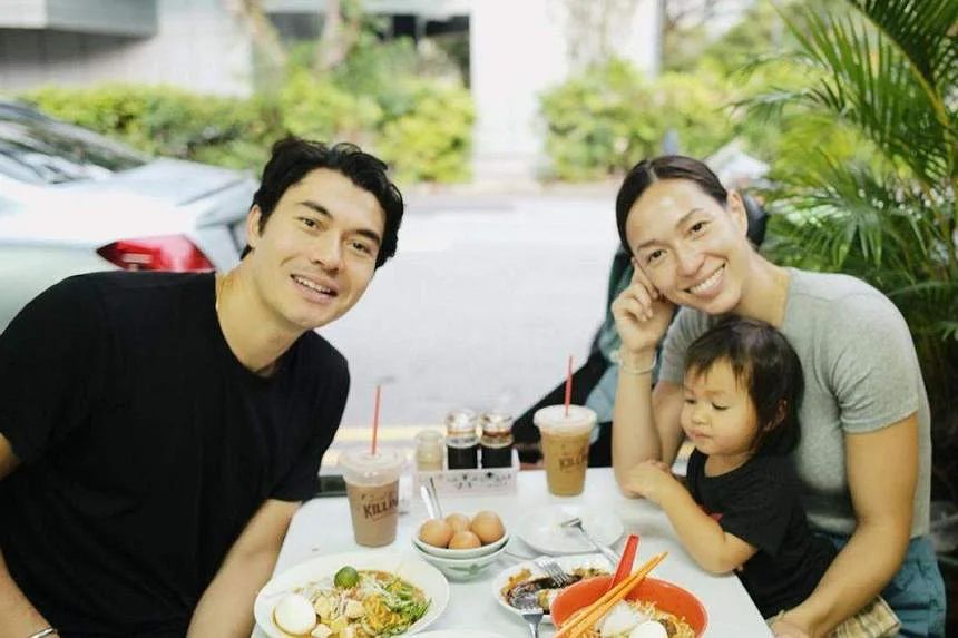 Actor Henry Golding and family back in Singapore, dig into local food @ Killiney Kopitiam